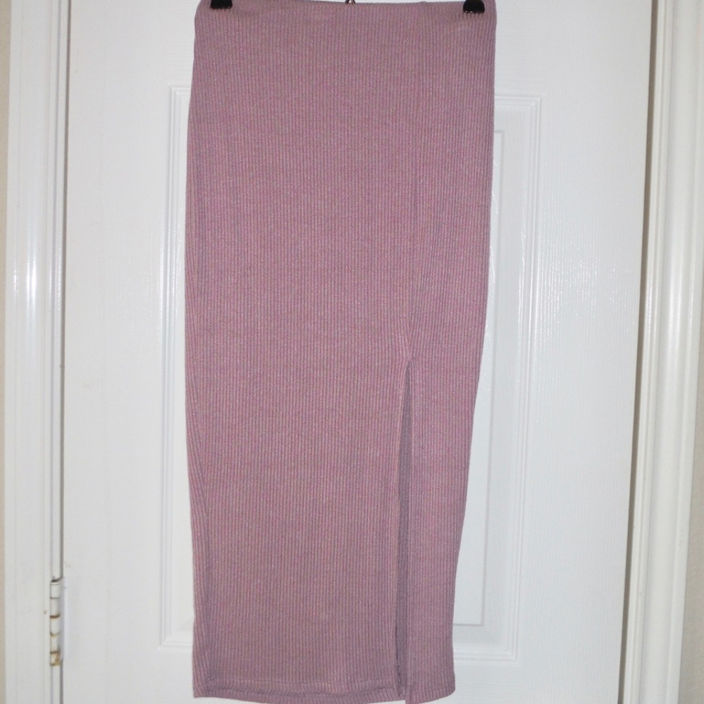 Knit pink pencil skirt